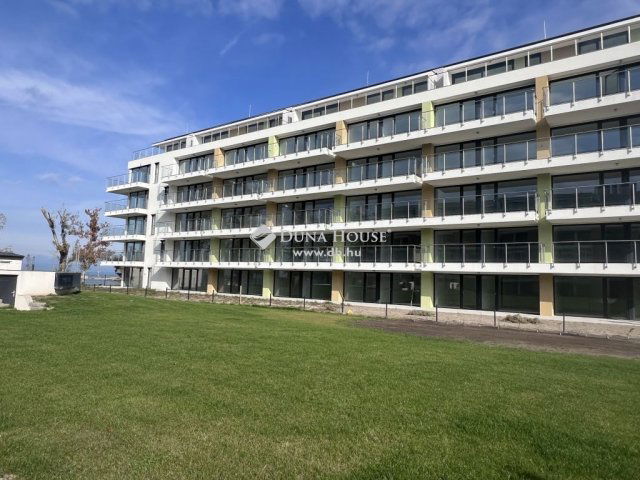 Eladó téglalakás, Siófokon 171.483 M Ft, 3 szobás