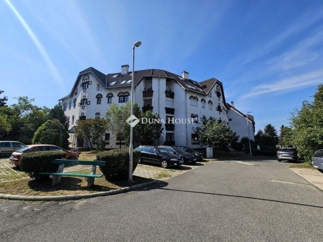 Eladó téglalakás, Veszprémben 79 M Ft, 3 szobás