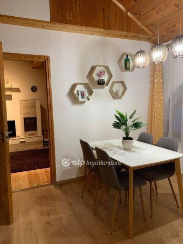 Eladó téglalakás, Pécsett 59.9 M Ft, 1+2 szobás