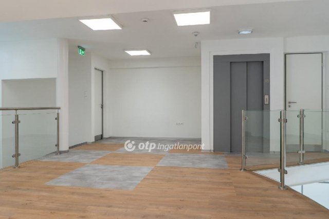Eladó iroda, Debrecenben 750 M Ft / költözzbe.hu