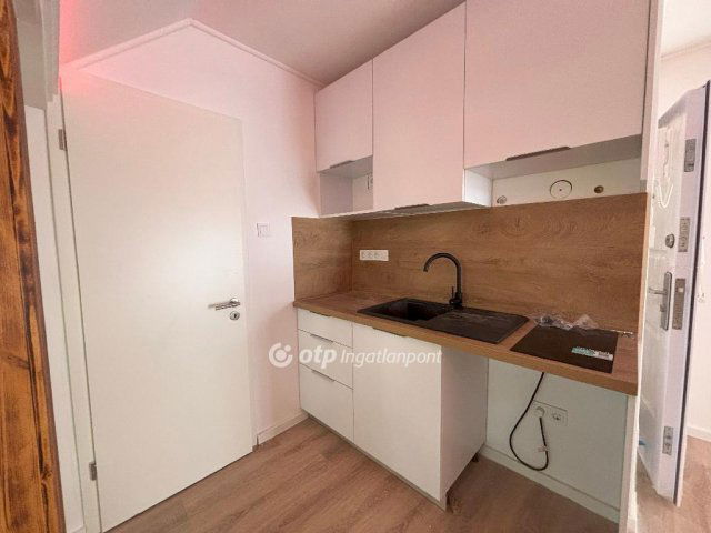 Kiadó téglalakás, albérlet, Siófokon 240 E Ft / hó, 1 szobás