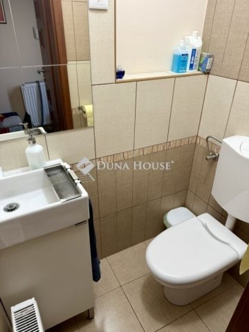 Eladó családi ház, Debrecenben 164.9 M Ft, 1 szobás