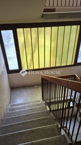 Eladó panellakás, Dombóváron, Bezerédj utcában 24 M Ft