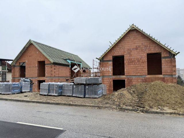 Eladó téglalakás, Budapesten, III. kerületben 106.5 M Ft