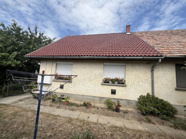 Eladó ikerház, Kőröshegyen 84.991 M Ft, 4 szobás