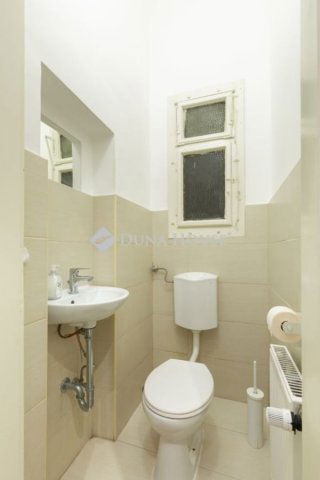 Eladó téglalakás, Budapesten, V. kerületben 66 M Ft, 1 szobás