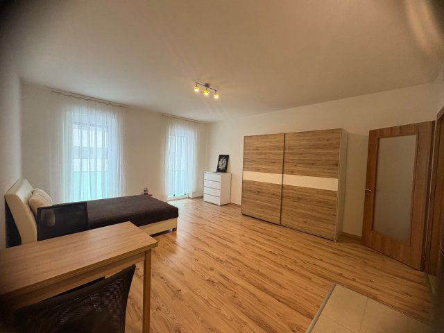 Kiadó téglalakás, albérlet, Sopronban 180 E Ft / hó, 1 szobás