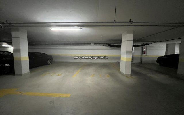 Eladó garázs, Budapesten, XIII. kerületben 8 M Ft