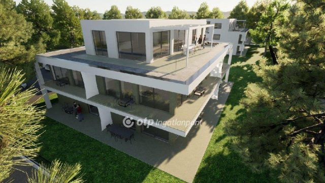 Eladó nyaraló, Balatonfenyvesen 169.5 M Ft, 4 szobás