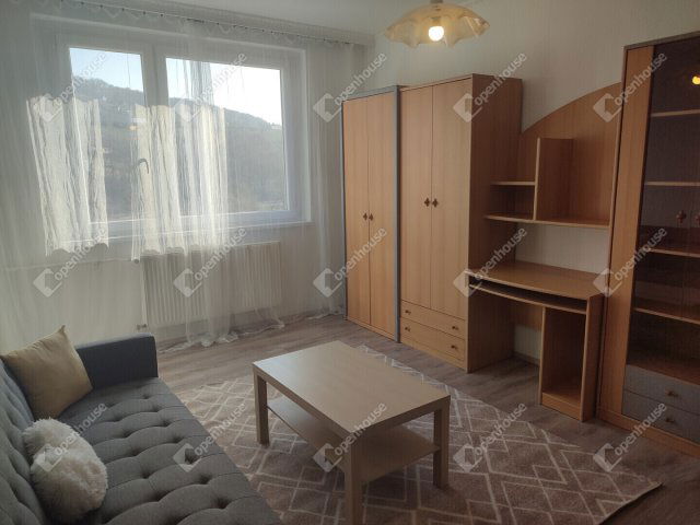 Kiadó panellakás, albérlet, Tatabányán 150 E Ft / hó, 2 szobás