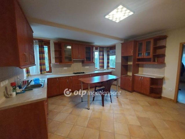 Eladó családi ház, Pécsett 103.8 M Ft, 3 szobás