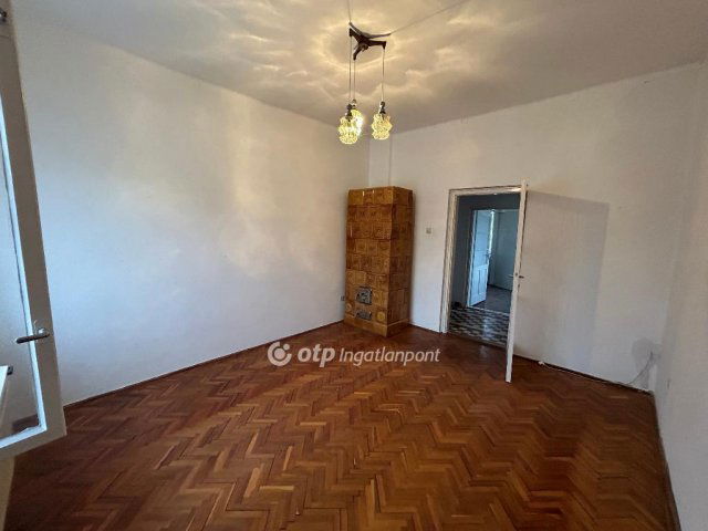 Eladó családi ház, Konyáron 18 M Ft, 2 szobás