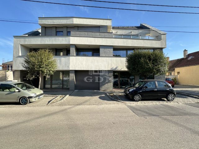Kiadó téglalakás, albérlet, Székesfehérvárott 275 E Ft / hó