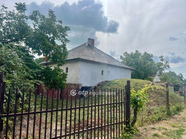 Eladó családi ház, Balatonalmádiban 83.3 M Ft, 2+1 szobás