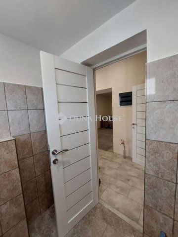 Eladó téglalakás, Baján 44.9 M Ft, 3 szobás