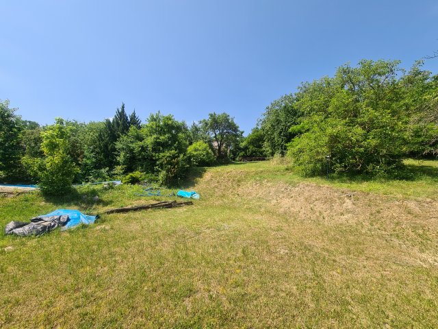Eladó nyaraló, Győrújbaráton, Paperdő utcában 85 M Ft