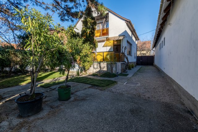Eladó családi ház, Székesfehérvárott 75 M Ft, 6 szobás