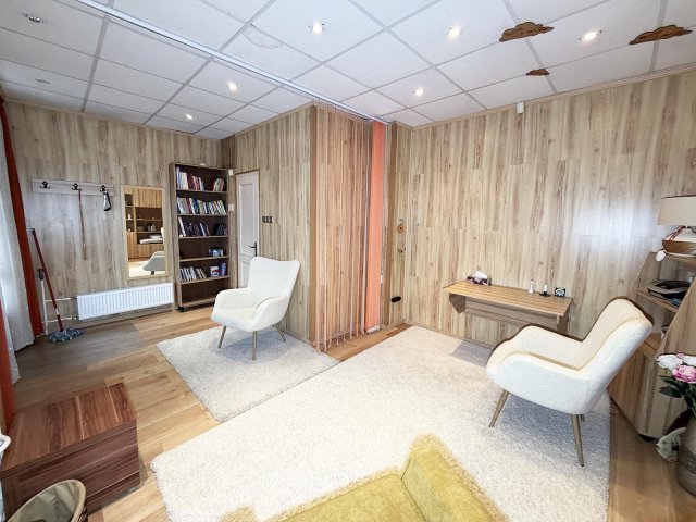 Kiadó üzlethelyiség, Budaörsön 200 E Ft / hó