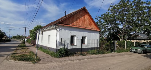Eladó családi ház, Jászárokszálláson 20 M Ft, 4 szobás