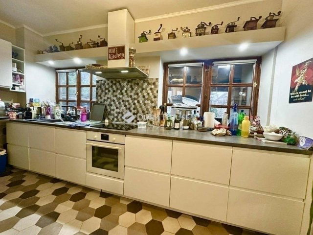 Eladó családi ház, Budapesten, XVI. kerületben 260 M Ft