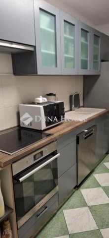 Eladó téglalakás, Pécsett 72.9 M Ft, 3 szobás