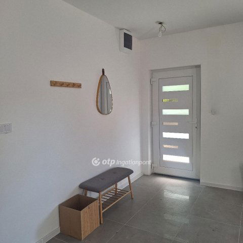 Eladó családi ház, Fóton 99.9 M Ft, 3+2 szobás