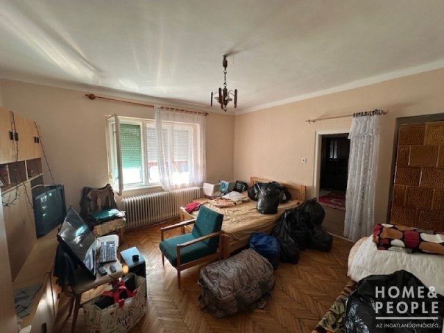 Eladó családi ház, Sándorfalván 62.743 M Ft, 2 szobás