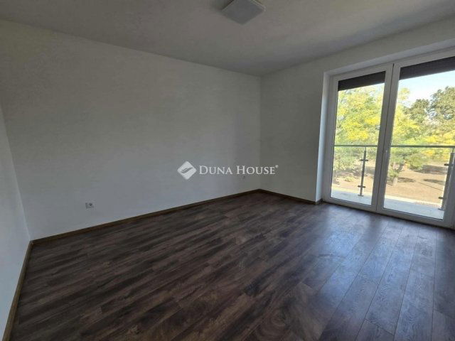 Eladó téglalakás, Szegeden 114.9 M Ft, 3 szobás