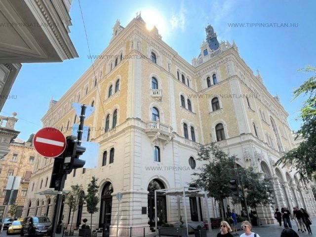 Eladó téglalakás, Budapesten, VI. kerületben, Paulay Ede utcában