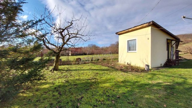 Eladó mezogazdasagi ingatlan, Vácon 29.9 M Ft, 1 szobás