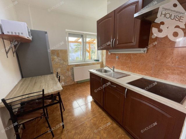 Eladó családi ház, Kecskeméten 35 M Ft, 2 szobás
