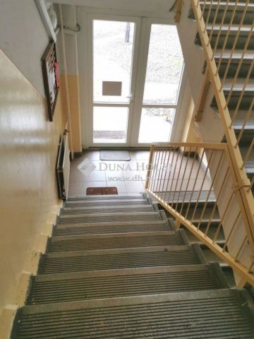 Eladó panellakás, Dorogon 53 M Ft, 3 szobás