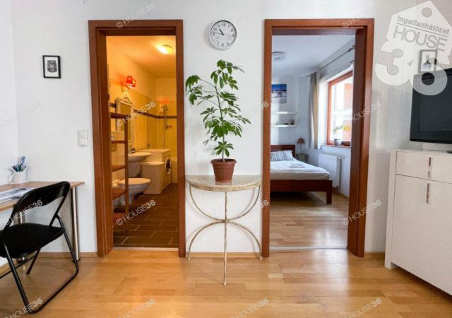 Eladó téglalakás, Budapesten, VI. kerületben 99.9 M Ft, 2 szobás