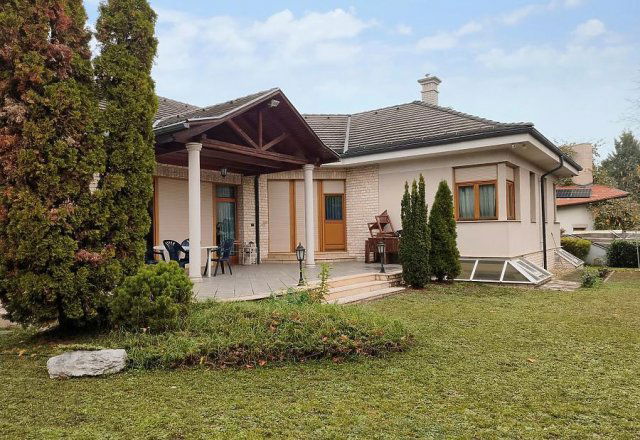 Eladó családi ház, Budapesten, XVII. kerületben 420 M Ft