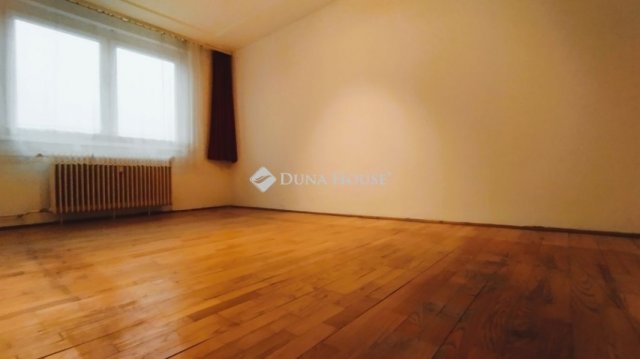 Eladó panellakás, Tatabányán 35.9 M Ft, 2 szobás