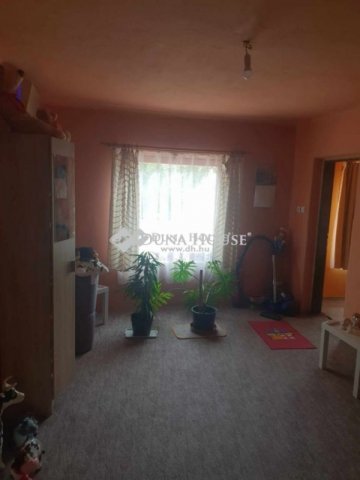 Eladó családi ház, Abonyban 23.9 M Ft, 2 szobás