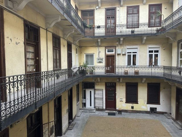 Eladó téglalakás, Budapesten, IX. kerületben 53.9 M Ft, 1 szobás