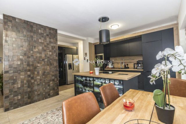 Eladó családi ház, Szombathelyen 129 M Ft, 4+2 szobás