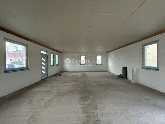 Eladó ikerház, Bugyin 50 M Ft, 5 szobás / költözzbe.hu