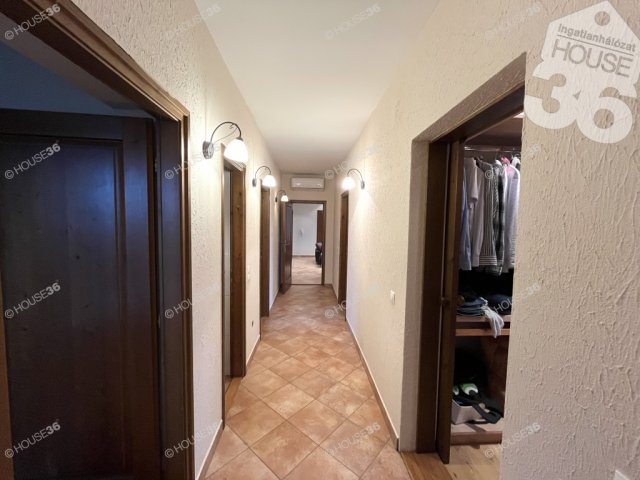 Eladó családi ház, Kecskeméten 159.9 M Ft, 5 szobás