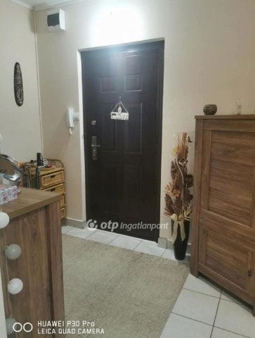 Eladó panellakás, Pápán 34.49 M Ft, 2 szobás