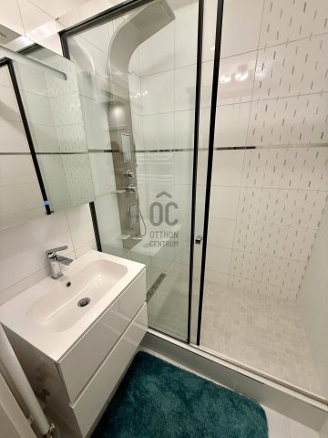 Kiadó panellakás, albérlet, Budapesten, XV. kerületben, 4 szobás