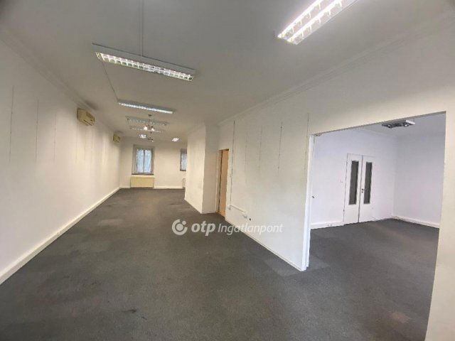 Eladó téglalakás, Budapesten, VI. kerületben 135 M Ft, 3 szobás