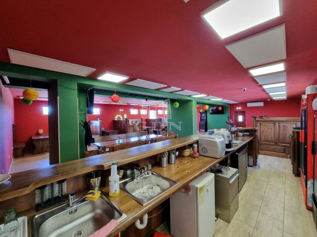 Eladó üzlethelyiség, Székesfehérvárott 65 M Ft