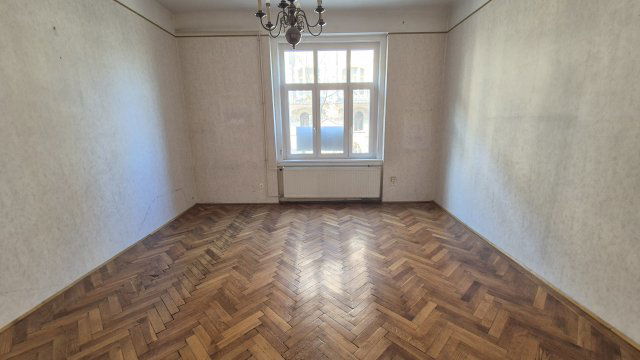 Eladó téglalakás, Budapesten, IX. kerületben, Bakáts téren