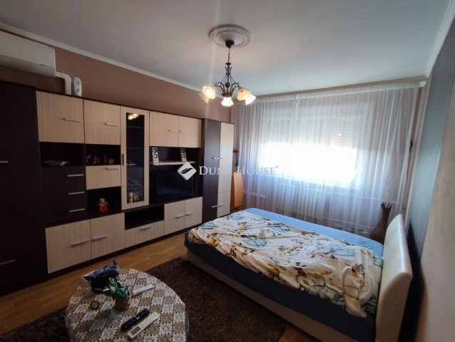Eladó panellakás, Kecskeméten 42.99 M Ft, 2 szobás