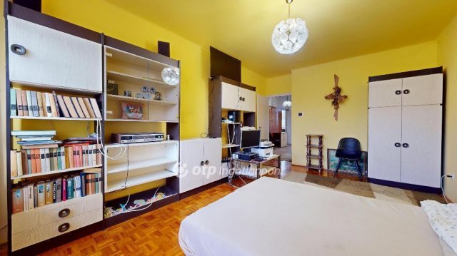 Eladó téglalakás, Tiszavasváriban 18 M Ft, 2+1 szobás