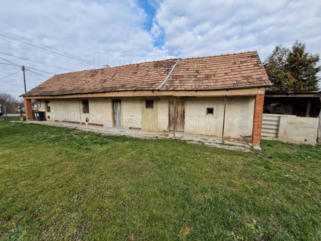 Eladó családi ház, Jenőn 16.5 M Ft, 2 szobás