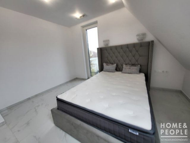 Eladó téglalakás, Szegeden 54.99 M Ft, 1 szobás