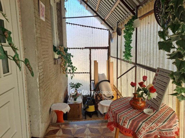 Eladó családi ház, Kiszomboron 42.45 M Ft, 2 szobás